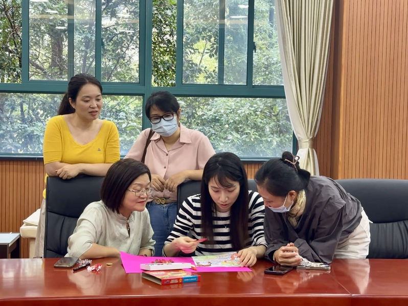 教育学院开展党课活动